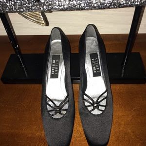 Not as narrow as the look.Stewart Weitzman 7.5